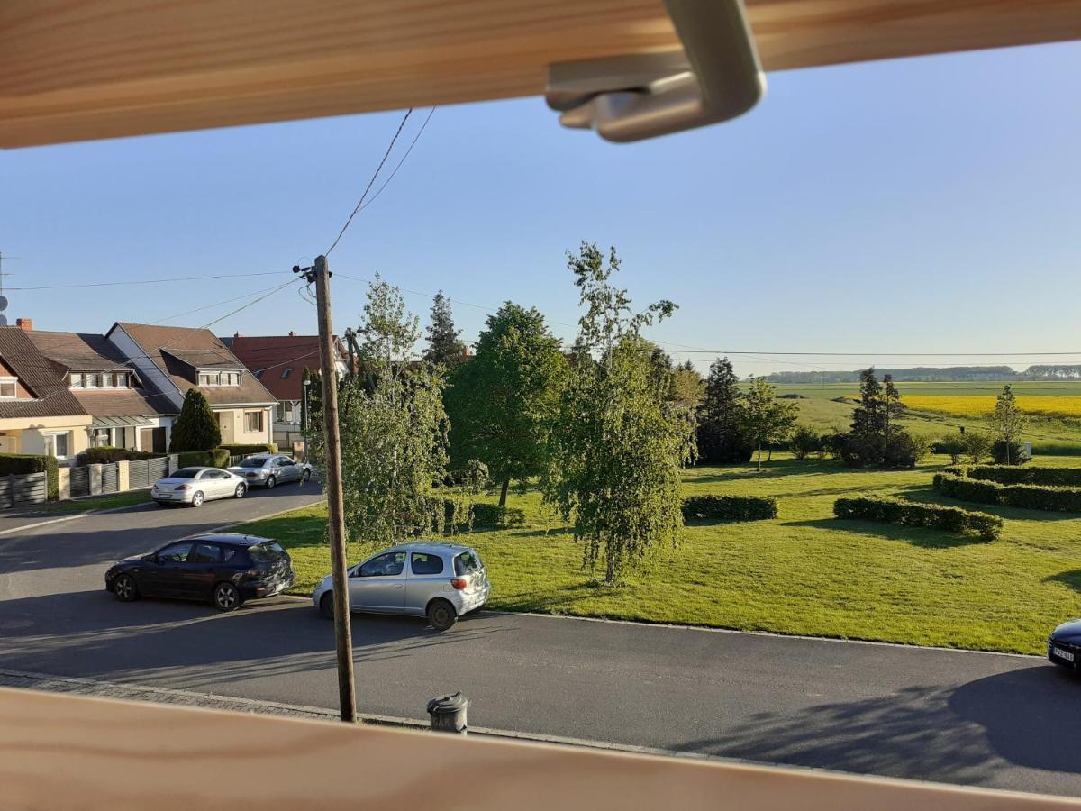 Csilla Haus Lägenhet Bük Exteriör bild